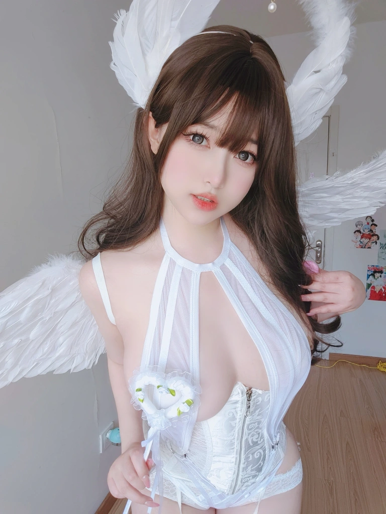 《工口天使》｜女主K · 100张写真