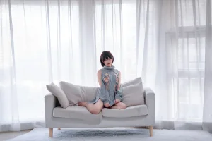 《露背毛衣》｜阿薰kaOri · 20张写真