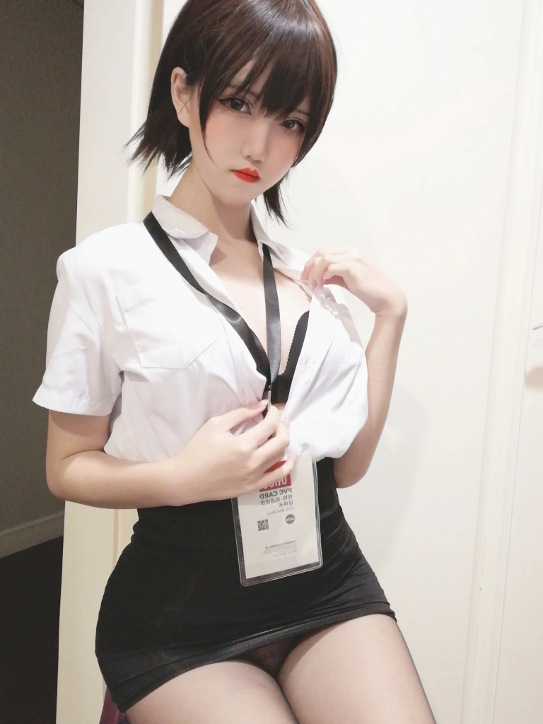 《黑丝OL》｜阿薰kaOri · 45张写真