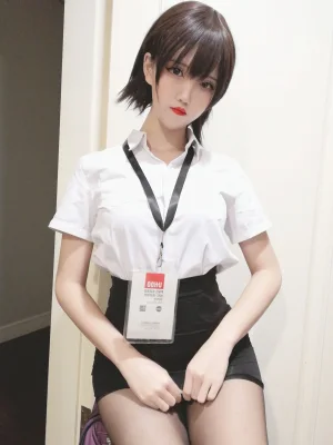《黑丝OL》｜阿薰kaOri · 45张写真