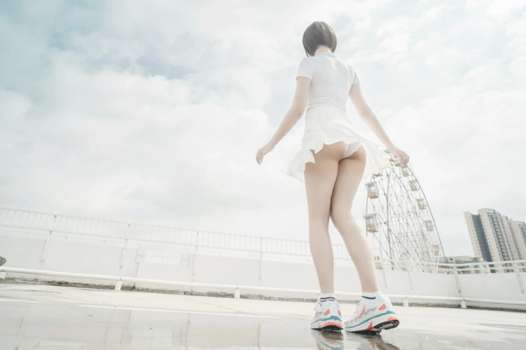 《天台》｜阿薰kaOri · 82张写真、1 个视频