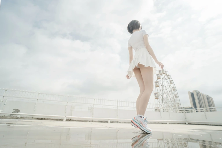 《天台》｜阿薰kaOri · 82张写真、1 个视频