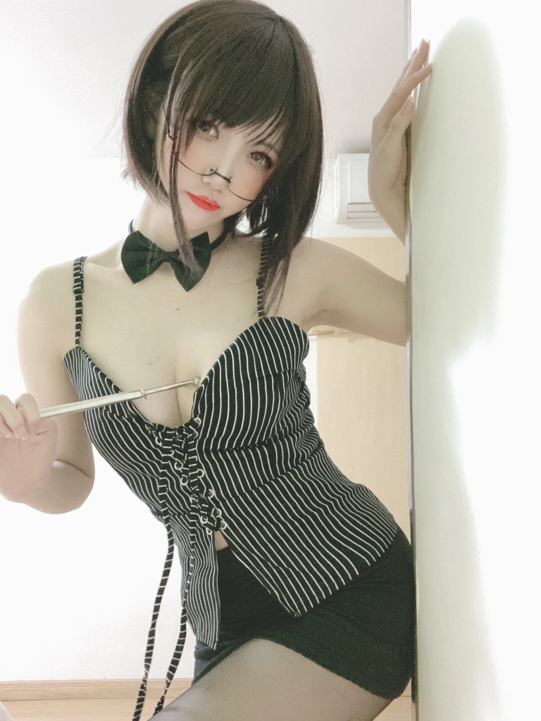 《女教师》｜阿薰kaOri · 6张写真