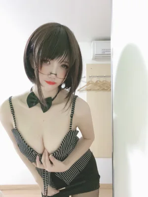 《女教师》｜阿薰kaOri · 6张写真