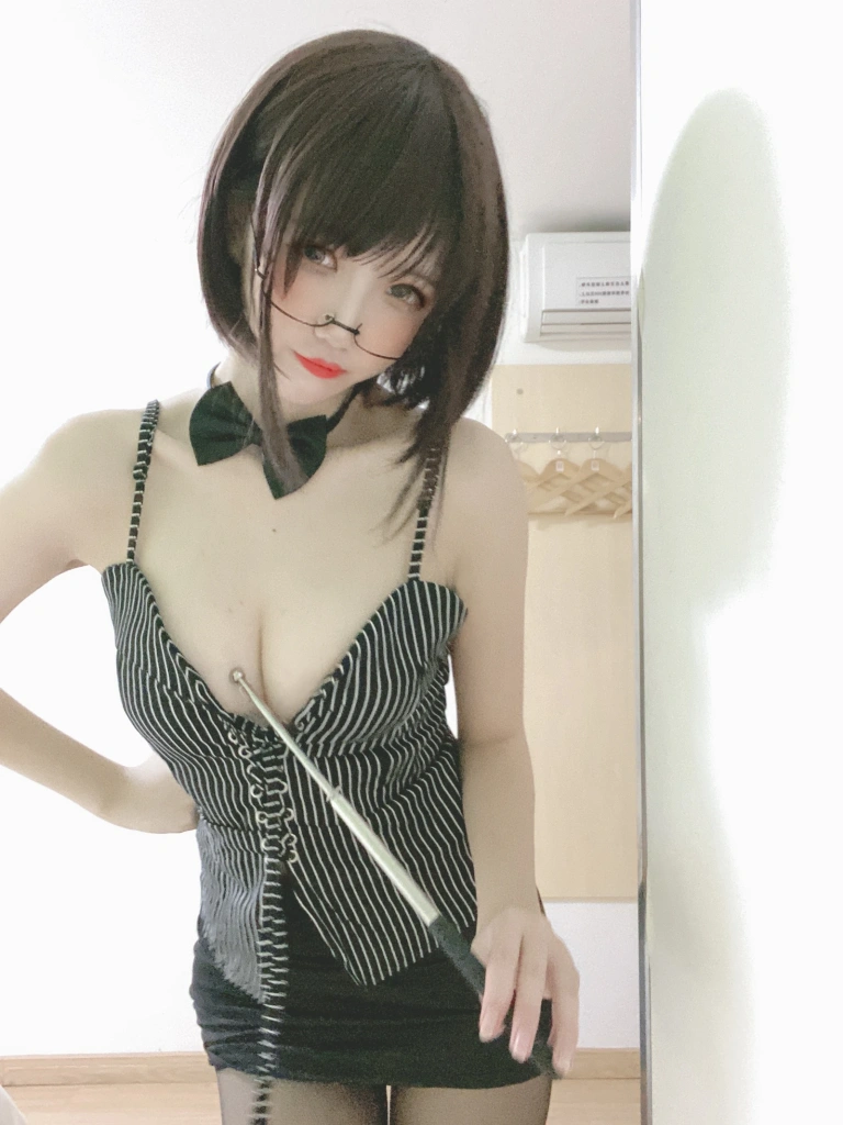 《女教师》｜阿薰kaOri · 6张写真
