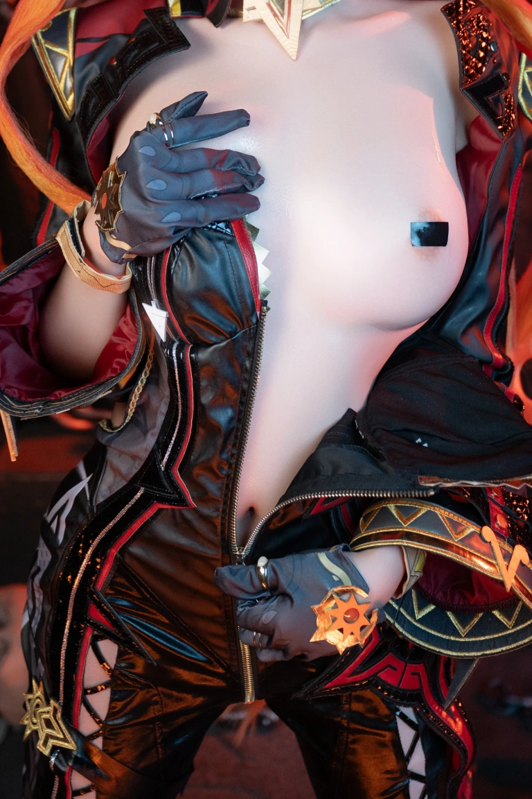 《火神玛薇卡》｜阿薰kaOri · 213张写真、1 个视频