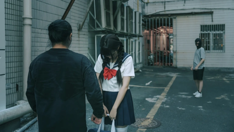 《放学后》｜阿薰kaOri · 288张写真、9 个视频