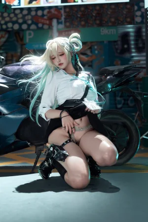 《琳奈》｜阿薰kaOri · 94张写真、8 个视频