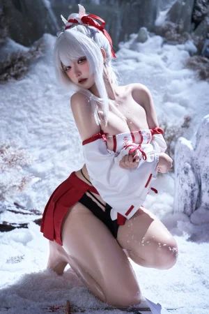 《绯雪》｜阿薰kaOri · 201张写真、20 个视频