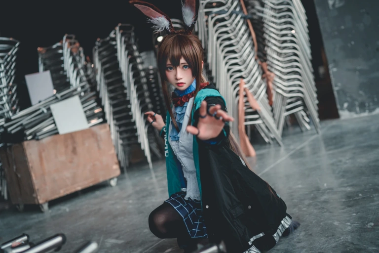 《明日方舟 阿米娅》｜Kitaro_绮太郎 · 17张写真