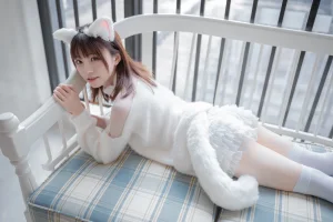 《白喵女友》｜Kitaro_绮太郎 · 41张写真