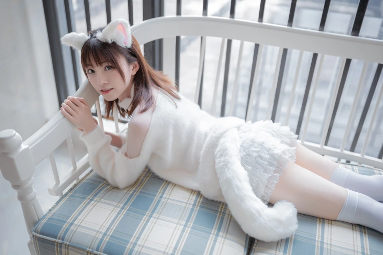 《白喵女友》｜Kitaro_绮太郎 · 41张写真