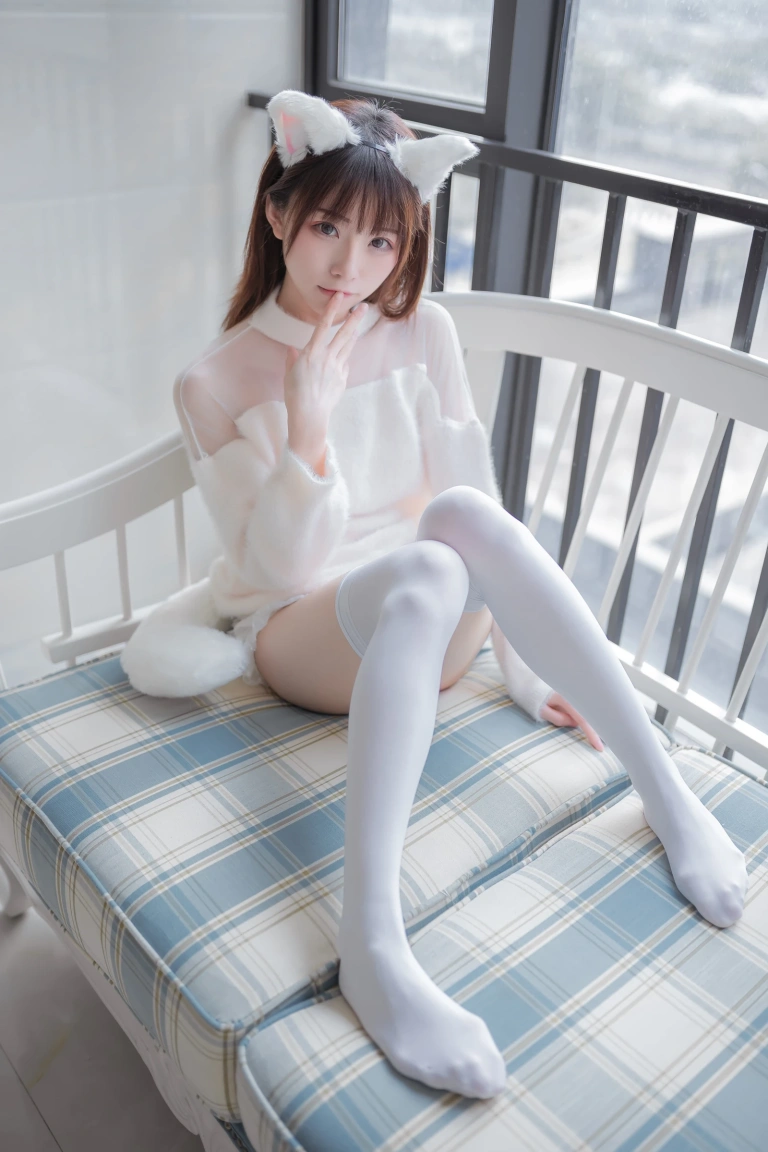 《白喵女友》｜Kitaro_绮太郎 · 41张写真