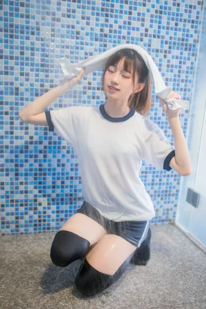 《湿身体操服》｜Kitaro_绮太郎 · 45张写真