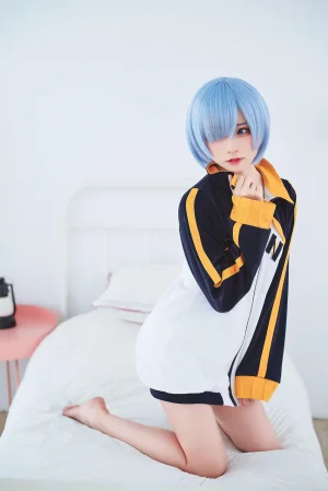 《蕾姆运动服》｜Kitaro_绮太郎 · 18张写真