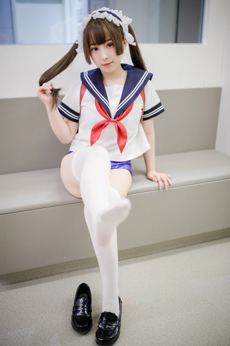 《胡桃 NO.031 – 电车痴女》｜胡桃Kurumi · 152张写真