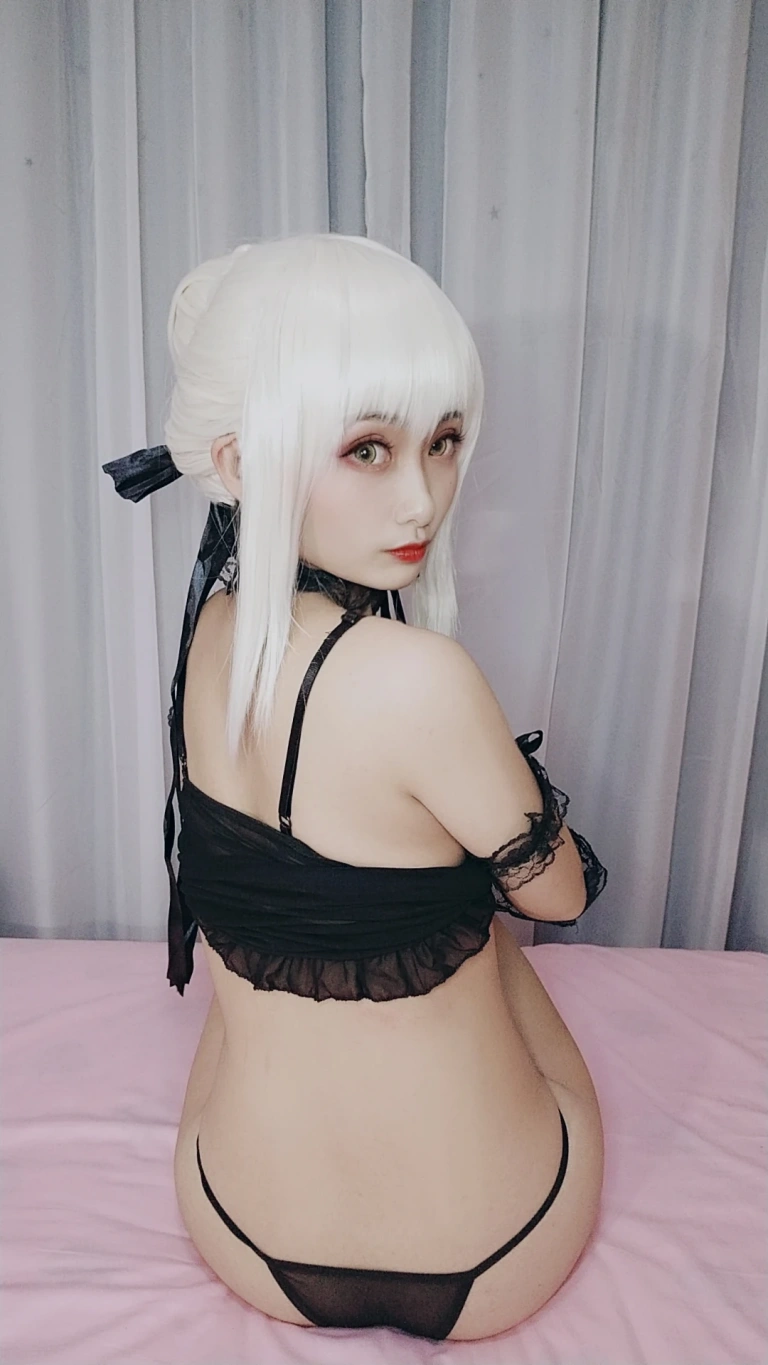 《FGO黑呆睡衣王座》｜洛璃LoLiSAMA · 30张写真、5 个视频
