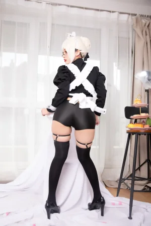 《BX女仆》｜洛璃LoLiSAMA · 40张写真