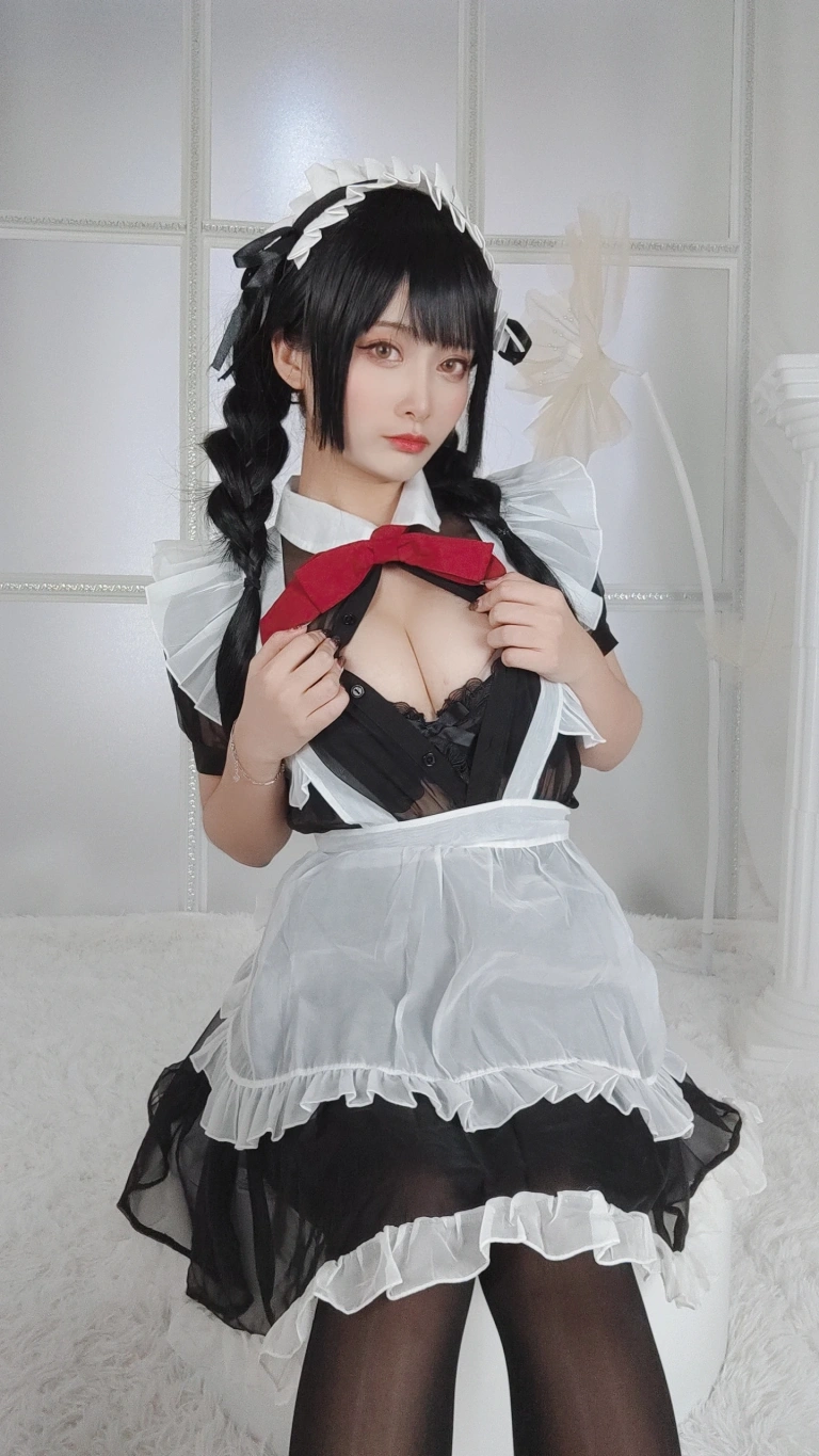 《黑丝女仆》｜洛璃LoLiSAMA · 93张写真、2 个视频