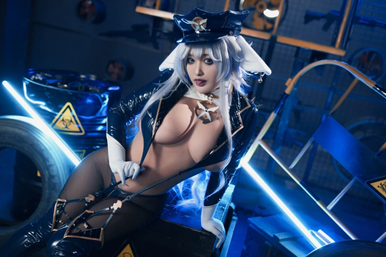 《碧蓝航线 信浓同人女警》｜洛璃LoLiSAMA · 80张写真