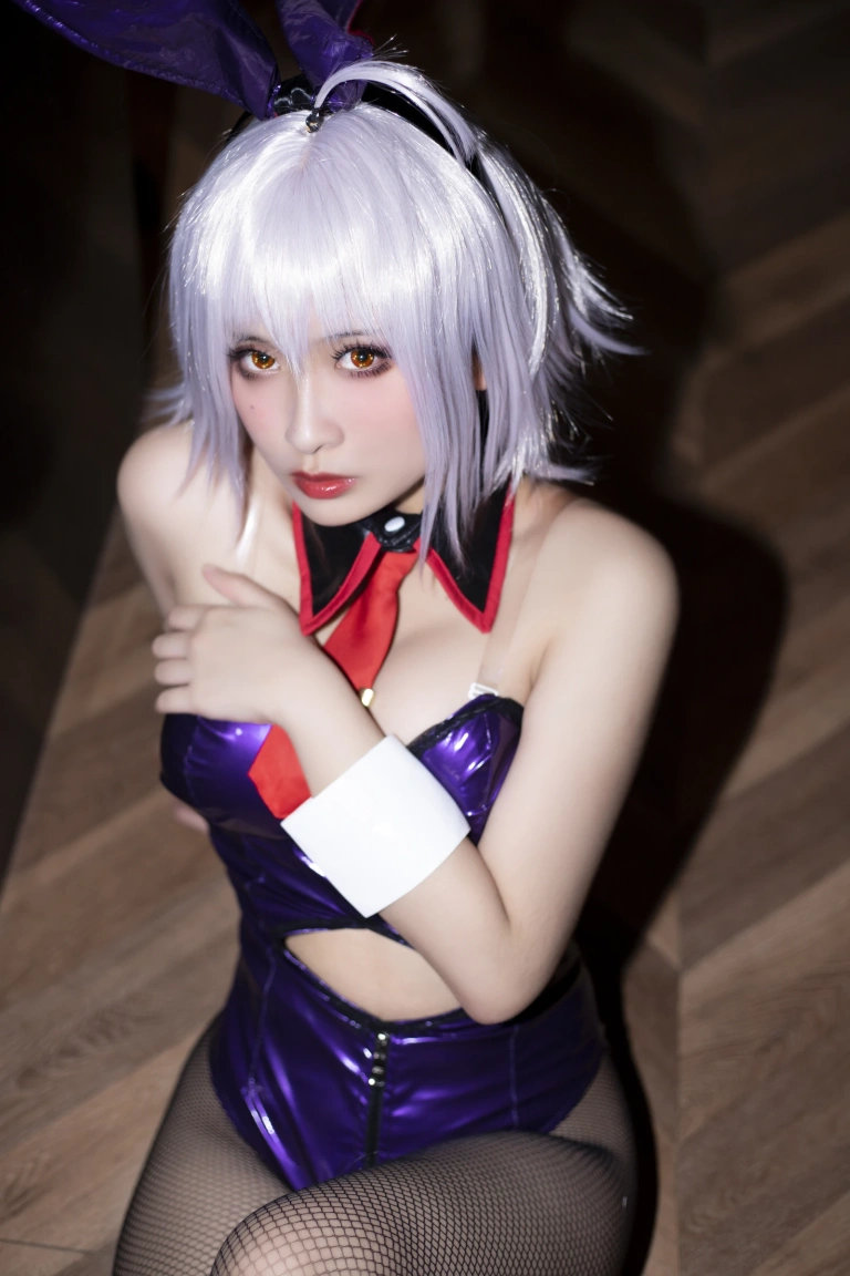 《FGO 黑贞兔子》｜洛璃LoLiSAMA · 42张写真、1 个视频