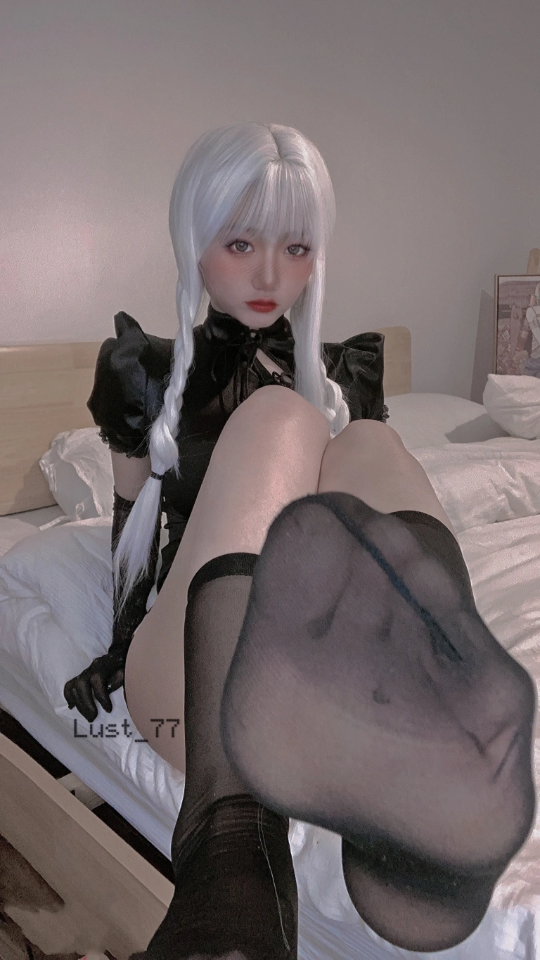 《辣妹旗袍》｜柒柒_Lust77 · 46张写真、1 个视频