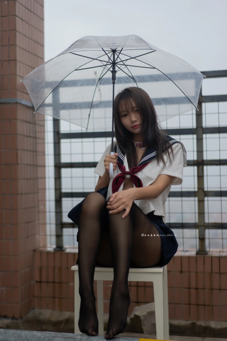 《天台学姐》｜柒柒_Lust77 · 80张写真、1 个视频