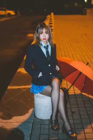 《深夜公园JK》｜柒柒_Lust77 · 35张写真
