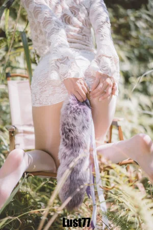 《夏树繁花》｜柒柒_Lust77 · 64张写真、1 个视频