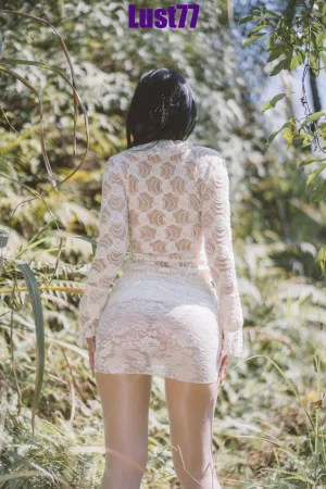 《夏树繁花》｜柒柒_Lust77 · 64张写真、1 个视频