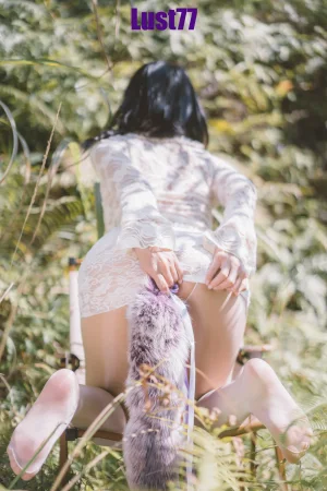 《夏树繁花》｜柒柒_Lust77 · 64张写真、1 个视频