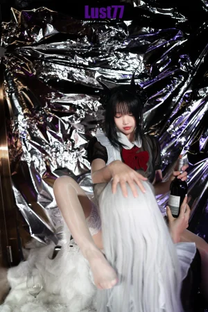 《女仆の惩戒课》｜柒柒_Lust77 · 110张写真、1 个视频