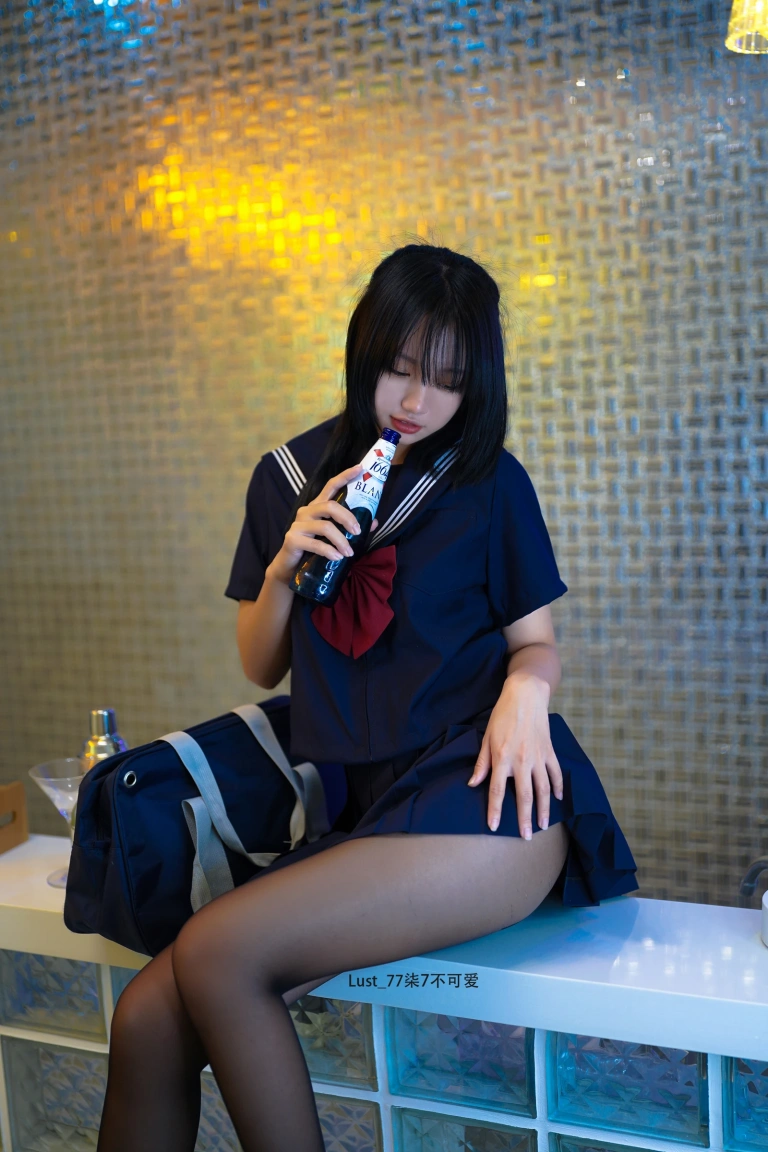 《反差JK少女》｜柒柒_Lust77 · 182张写真
