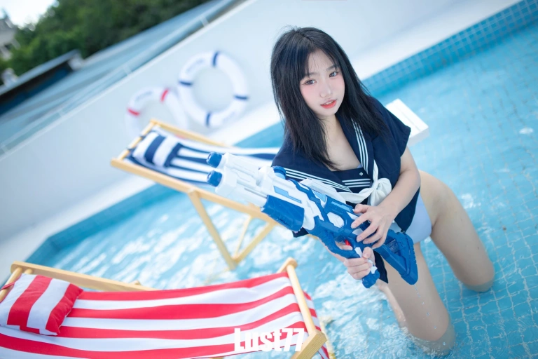 《清凉夏日》｜柒柒_Lust77 · 71张写真、1 个视频
