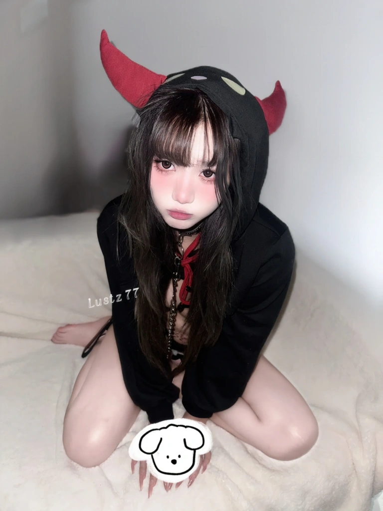 《比基尼+油光咖丝》｜柒柒_Lust77 · 40张写真
