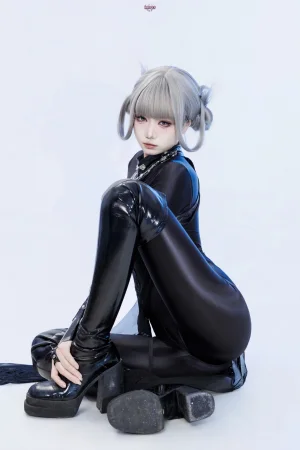 《黑靡烟旗袍》｜柒柒_Lust77 · 108张写真、2 个视频