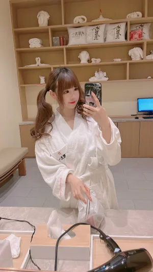 《泡汤啦》｜miko酱ww · 18张写真、3 个视频
