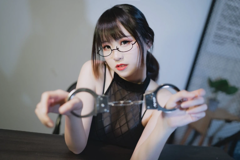 《坏女人》｜miko酱ww · 13张写真