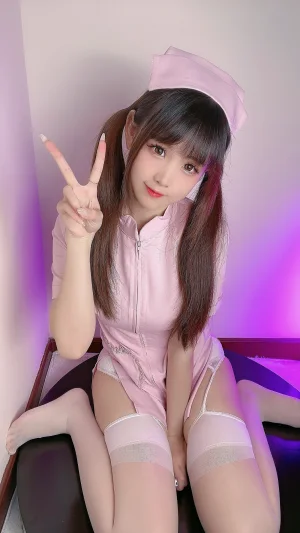 《护士姐姐》｜miko酱ww · 27张写真、1 个视频