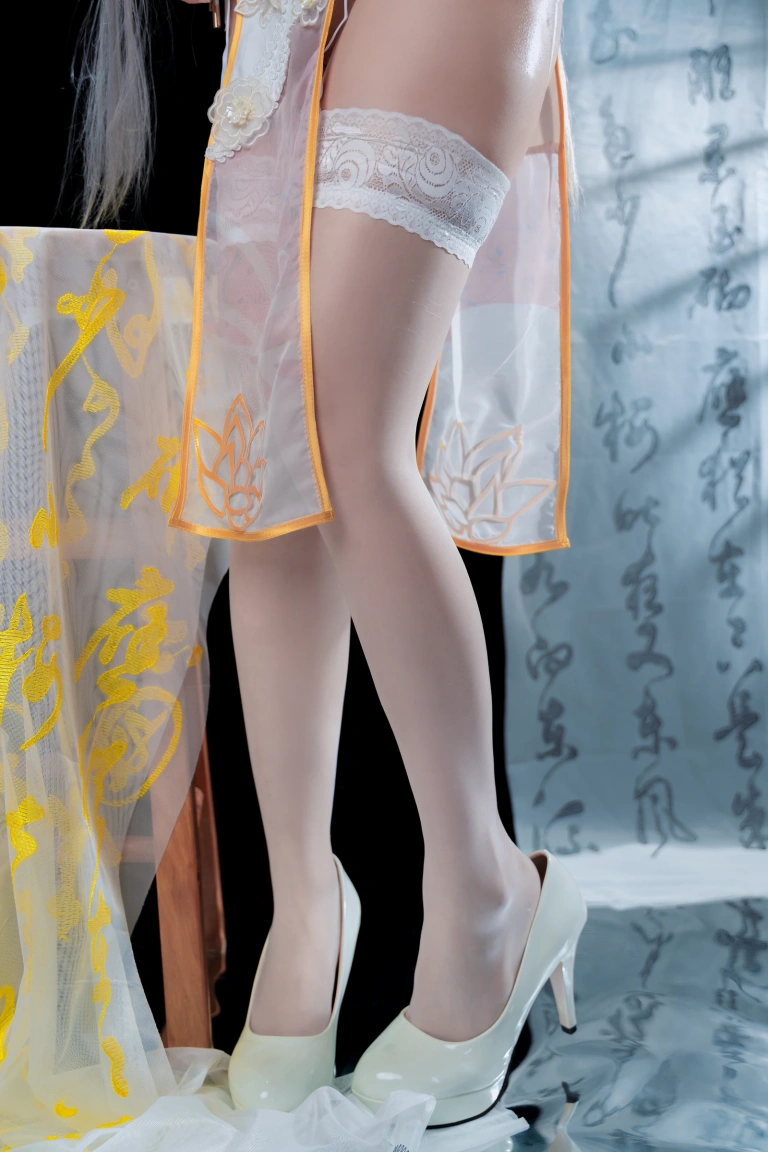 《洛天依旗袍》｜miko酱ww · 30张写真