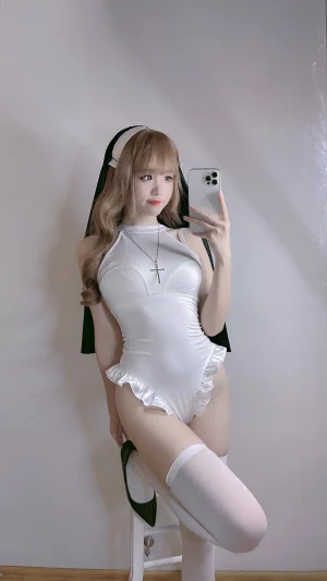《自拍系列mikoの白丝01》｜miko酱ww · 241张写真