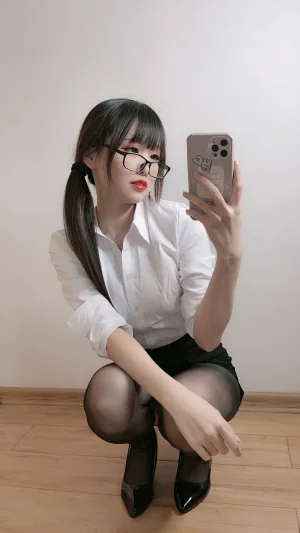 《自拍系列mikoの黑丝01》｜miko酱ww · 229张写真