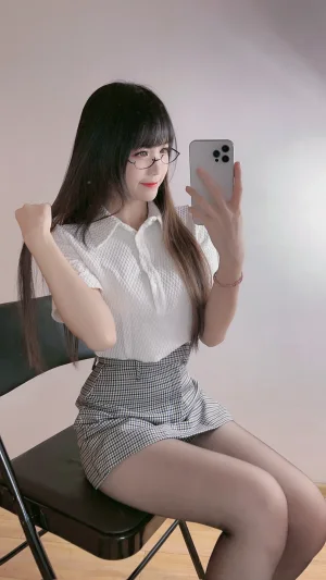 《自拍系列mikoの黑丝03》｜miko酱ww · 185张写真
