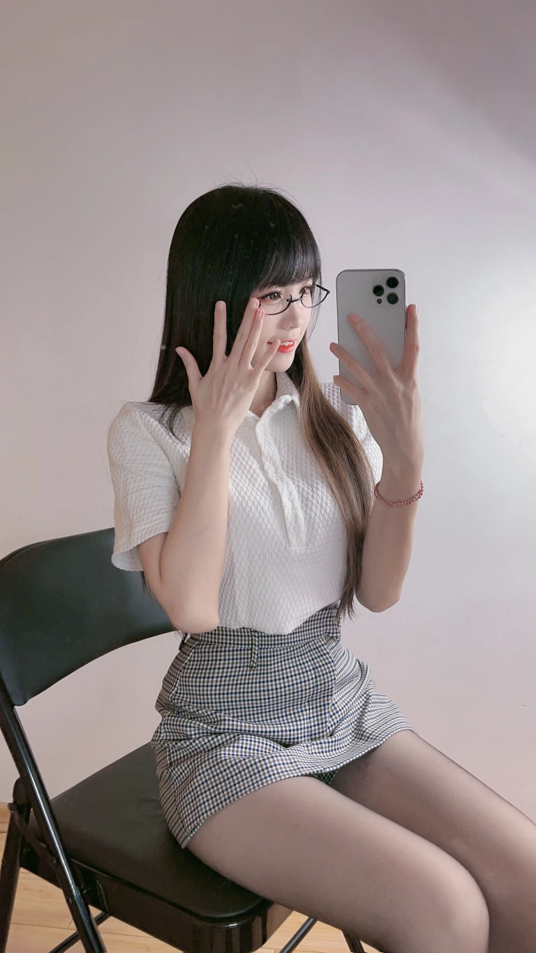 《自拍系列mikoの黑丝03》｜miko酱ww · 185张写真