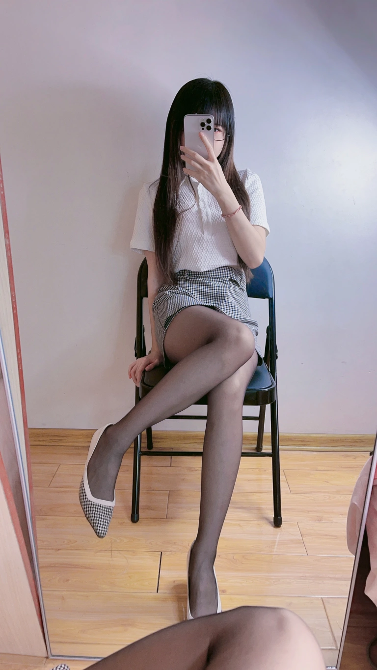 《自拍系列mikoの黑丝03》｜miko酱ww · 185张写真