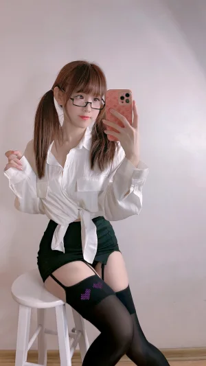 《自拍系列mikoの黑丝04》｜miko酱ww · 182张写真