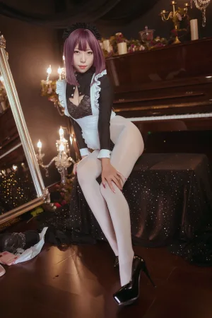 《高叉女仆》｜Money冷冷 · 25张写真