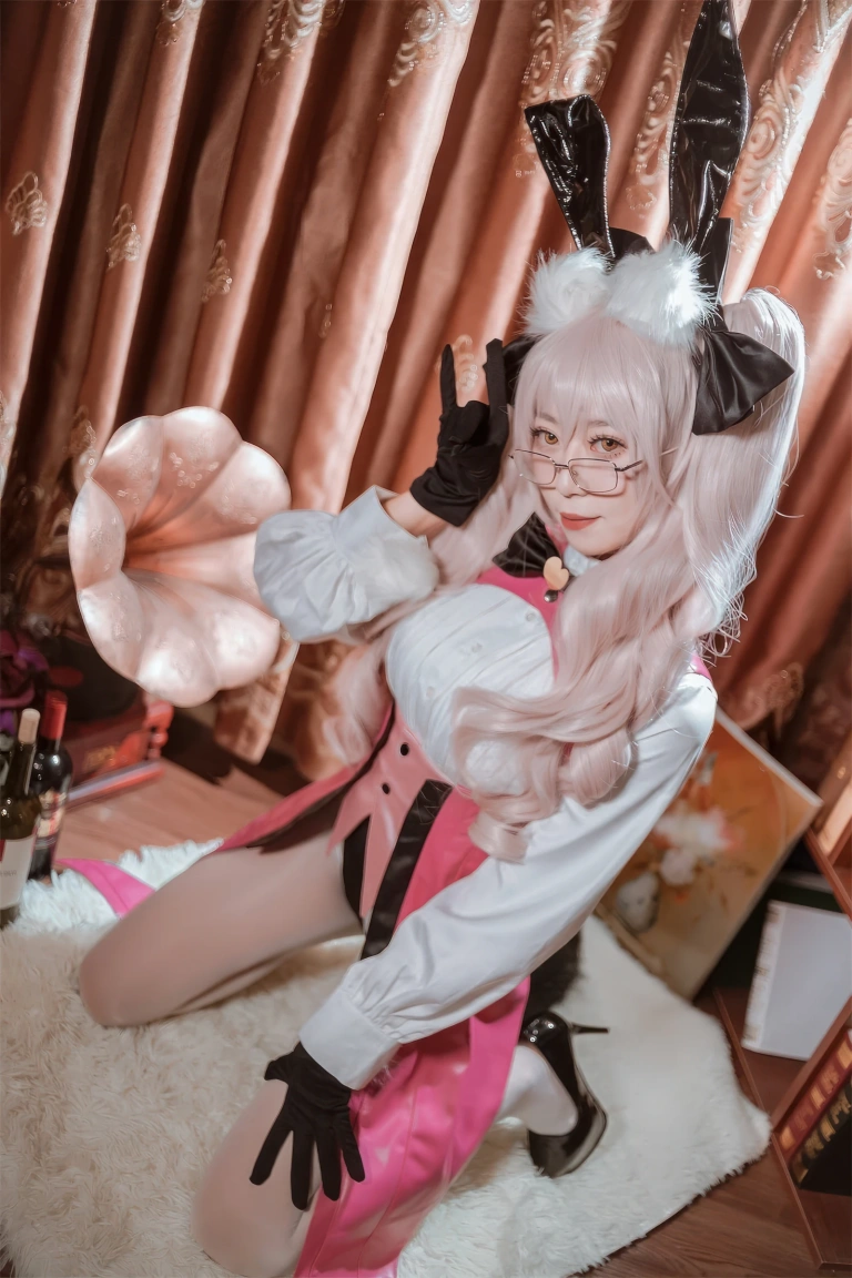 《玉藻前兔女郎》｜Money冷冷 · 20张写真