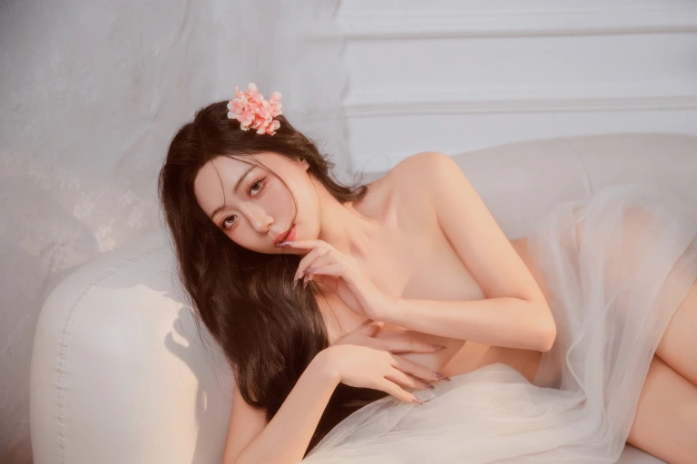 《仙女粉氛围感写真》｜Money冷冷 · 30张写真