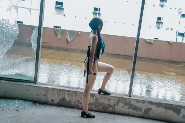 《废墟风纪委员》｜Natsuko_夏夏子 · 45张写真